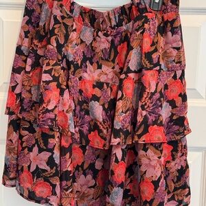 Torrid flows . Floral Skirt - Black and Red